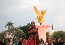Promosikan Budaya Bali, Endek Street Fashion Hidupkan Titik Nol Singaraja