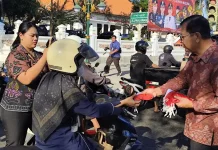 Bupati Sutjidra Ajak Warga Kibarkan Merah Putih Sambut HUT RI Ke-81