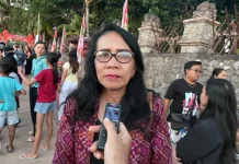 DLH Buleleng Libatkan Komunitas dan Mahasiswa Bersihkan Kawasan Lovina