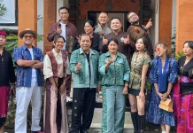 Dukung Produk Lokal, KPID Bali Tampil di Dekranasda Bali Fashion Day