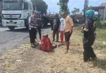 Diduga Terjerat Kabel Internet, Pengendara Motor Alami Patah Kaki