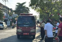 PLN Bali Utara Tebar 100 Bendera Merah Putih Sambut HUT ke-81 RI
