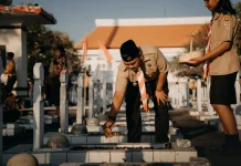 Kepala BNNK Buleleng Hadiri Renungan dan Tabur Bunga Hari Pramuka