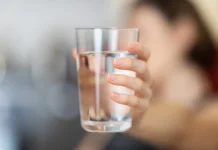 Mengenal Manfaat Rutin Mengonsumsi Air Putih untuk Kesehatan Ginjal