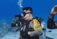 HUT RI ke-81, Polres Buleleng Kibarkan Merah Putih di Bawah Laut