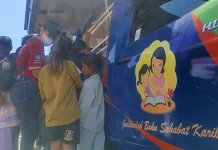 Perpustakaan Keliling dan Trauma Healing Dampingi Anak Pengungsi Gempa di Sikka