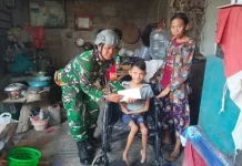 Dua Warga Bungkulan Dapat Bantuan, Kursi Roda hingga Biaya Sekolah