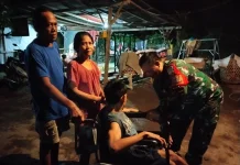 Babinsa Sawan Kawal Penyaluran Kursi Roda untuk Tiga Warga Disabilitas