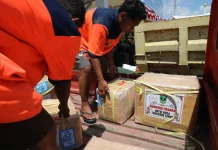 2,2 Ton Rendang Sumbar Disalurkan untuk Korban Gempa NTT