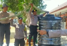 Polres Jembrana Salurkan Bantuan Air Bersih untuk SDN 2 Dauhwaru