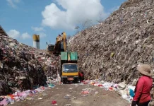 Sampah Masuk TPA Peh Jembrana Turun 30 Ton per Hari