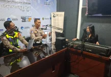 Satlantas Jembrana Edukasi Keselamatan Berlalu Lintas lewat Siaran Radio