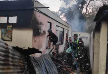 Kebakaran di Ambengan, Rumah Warga Hangus dan Atap Ambruk