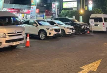 Keterbatasan Lahan Parkir Picu Kepadatan Lalu Lintas di Diponegoro