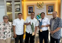 Menteri Lingkungan Hidup Apresiasi Inovasi Kaki Palsu Berbahan Sampah Plastik