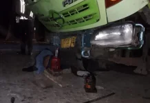 Terkena Benturan Ban Meletus, Sopir Truk Meninggal Dunia