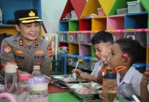 Kapolres Jembrana Pastikan MBG di TK Kemala Bhayangkari 8 Berjalan Lancar