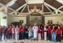 Desa Gobleg Terima 29 Mahasiswa KKN, Perbekel Minta Menyatu dengan Warga