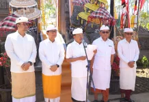 Gubernur Bali Tegaskan Pengunaan Busana Adat dan Aksara Bali