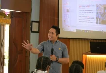 KPU Buleleng Ajak Siswa SMP Negeri 3 Singaraja Berdemokrasi lewat Pemilihan OSIS