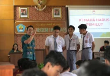 KPU Buleleng Sasar Pelajar, Bekali Siswa SMAN 1 Banjar Soal Pemilu