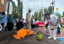 PLN Bali Utara Gandeng Damkar Buleleng Simulasi Kebakaran Darurat PLN