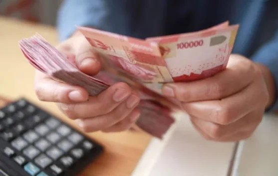 Strategi Cerdas Kelola Gaji Pertama Bagi Gen Z agar Tidak Boncos