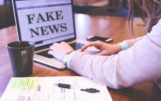 Bahaya Fake News dalam Ekosistem Digital dan Cara Melakukan Verifikasi
