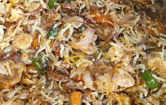 Bawang Goreng, Pelengkap Sederhana yang Mengangkat Cita Rasa Masakan