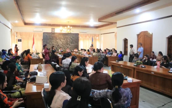 DWP Buleleng Bekali Perempuan Tangkal Penipuan Keuangan Digital OJK