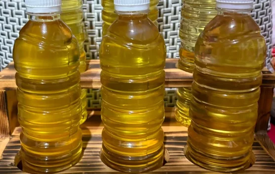 Minyak Kelapa Asli, Warisan Tradisional yang Tetap Diminati