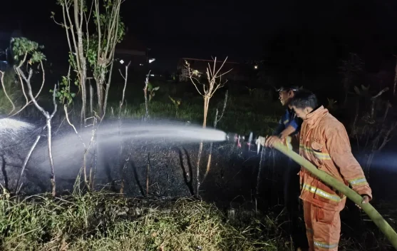 Lahan Kosong di Batu Agung Terbakar, Diduga Berawal dari Pembakaran Sampah