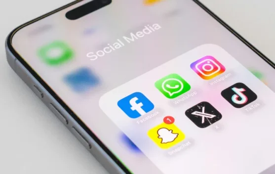 Pentingnya Menjaga Kebijaksanaan saat Membagikan Informasi di Media Sosial