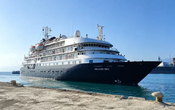 Setelah Jeda, MV Island Sky Bawa 175 Wisatawan ke Buleleng