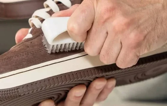 Tips Memilih dan Merawat Sepatu Berbahan Suede agar Tidak Cepat Rusak