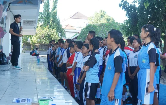 85 Siswa SMP-SMA Buleleng Ikuti Pemanduan Bakat Panjat Tebing