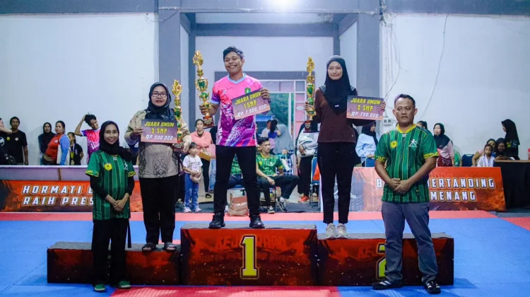 MTsN 1 Sintang Raih Juara Umum 2  Ajang Karate Pelajar