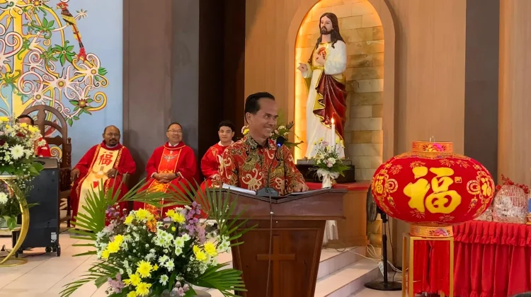 Bupati Sintang Sampaikan Pesan Imlek