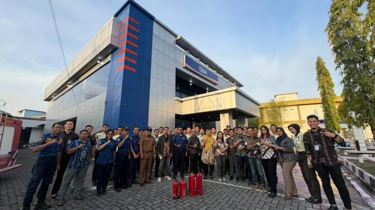 BRI Sintang Simulasi Kesiapsiagaan Hadapi Gempa dan Kebakaran