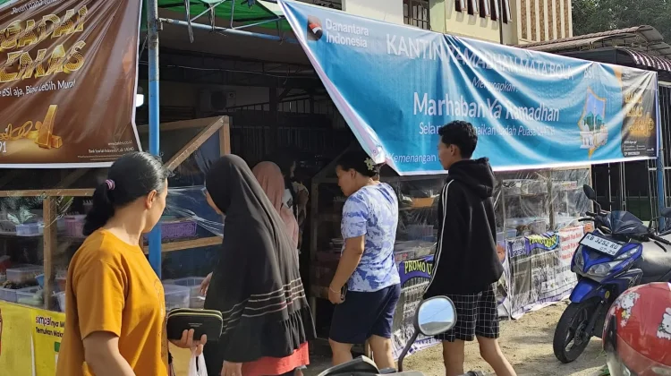 Kantin Ramadan Ramai Dipadati Warga yang Berburu Takjil