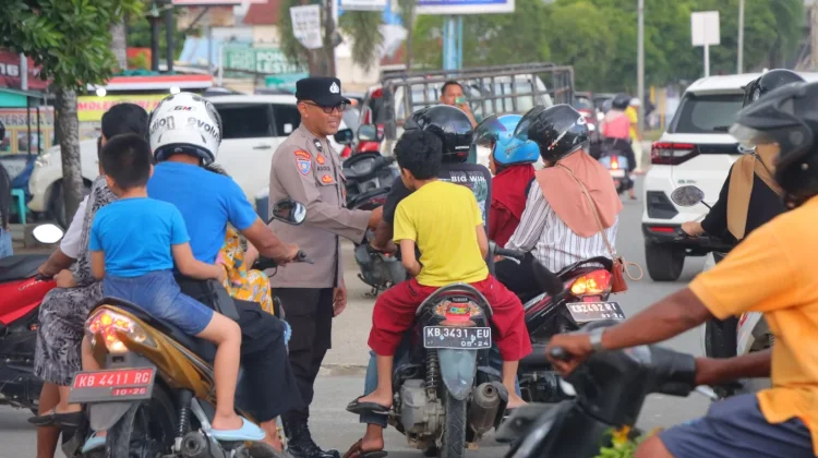 Polres Sintang Plotting Personel Pengamanan Pasar Juadah