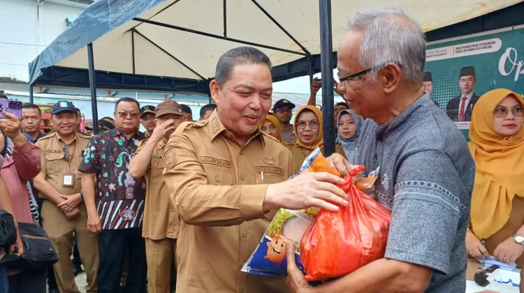 Seribu Paket OP 50 ribuan  Ludes Diserbu Warga