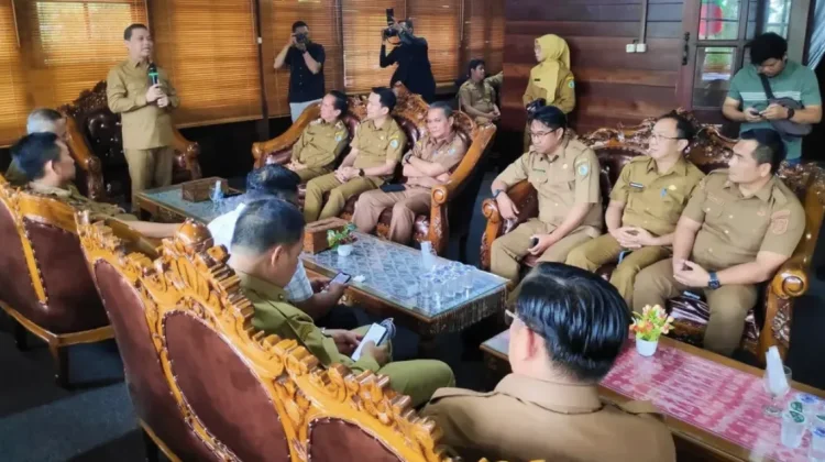 Pemprov Kalbar  Kejar Target IPM