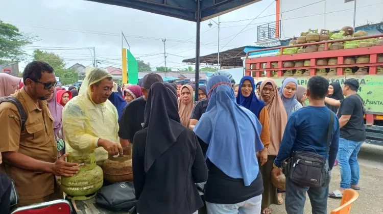Ramadan, Pemkab Sintang Gelar Operasi Pasar LPG 3 Kg