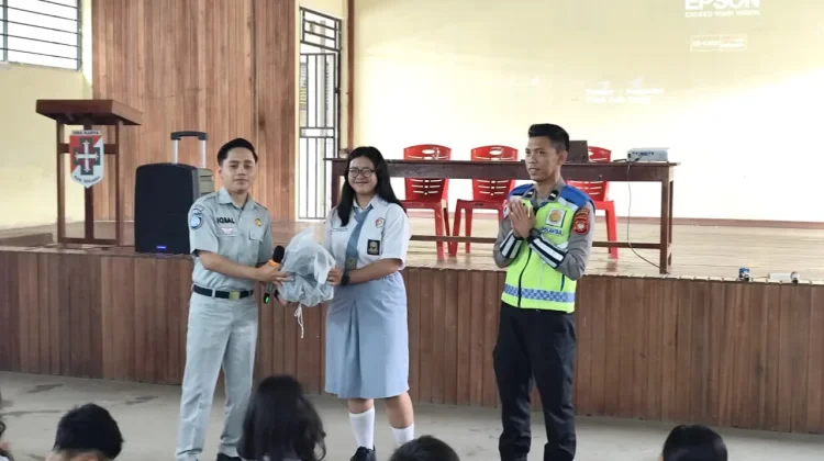 Polres Sekadau Sosialisasi Berlalu Lintas Kepada Pelajar