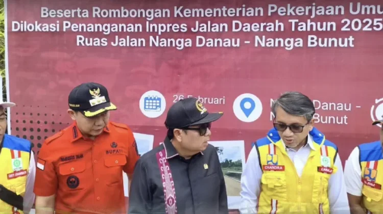 Kunjungan Komisi V DPR RI ke Kapuas Hulu Tinjau Jalan Boyan Tanjung