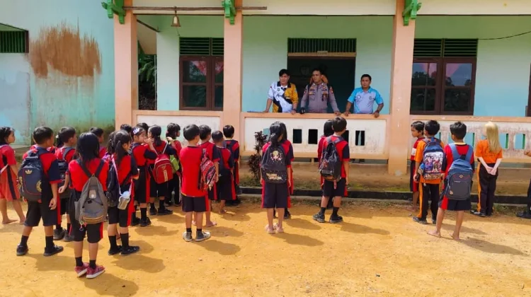 Polsek Sekadau Hulu Dorong Semangat Belajar dan Disiplin Anak