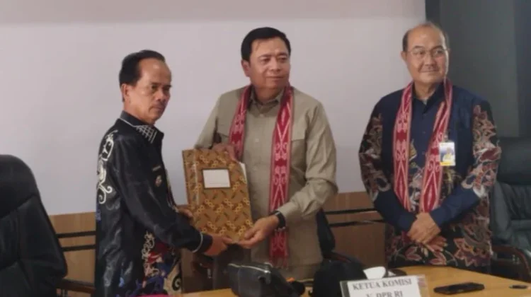 Sampaikan Proposal Infrastruktur, Bupati Sampaikan Kemacetan di Jembatan Melawi