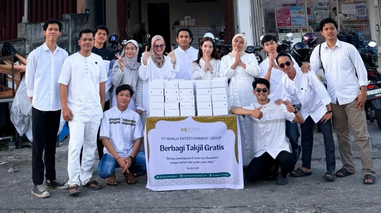 Manja Entertainment Bagi Takjil Gratis