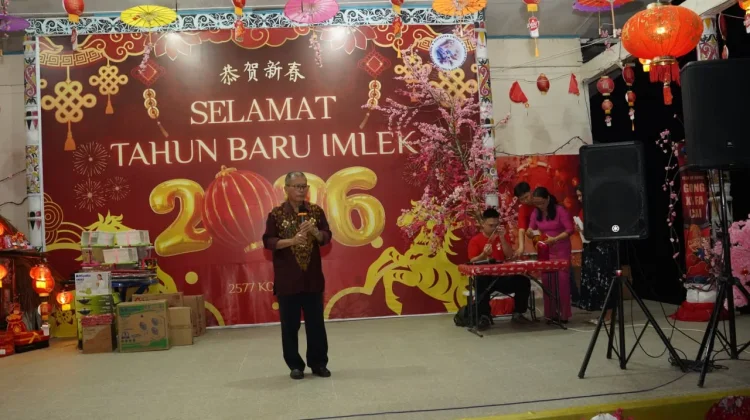 Uskup Sintang Tutup Perayaan Imlek dan Cap Go Meh 2026